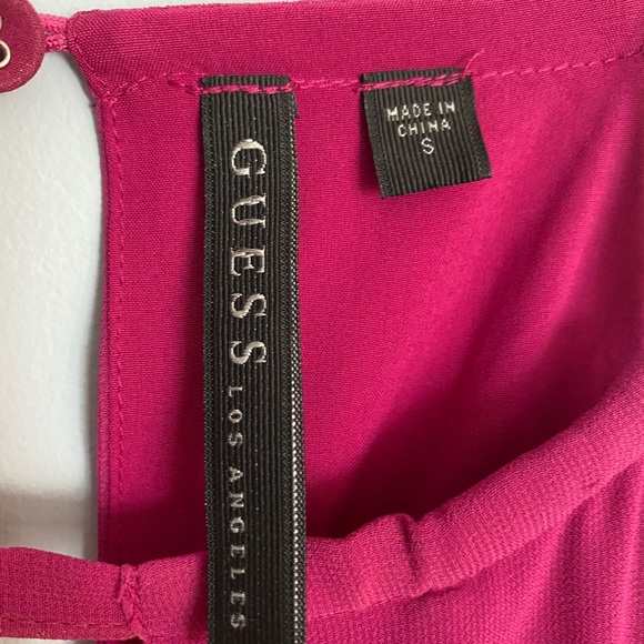 Beautiful fuscha color dress,below the knee length, a V neckline with beads . - Picture 3 of 5